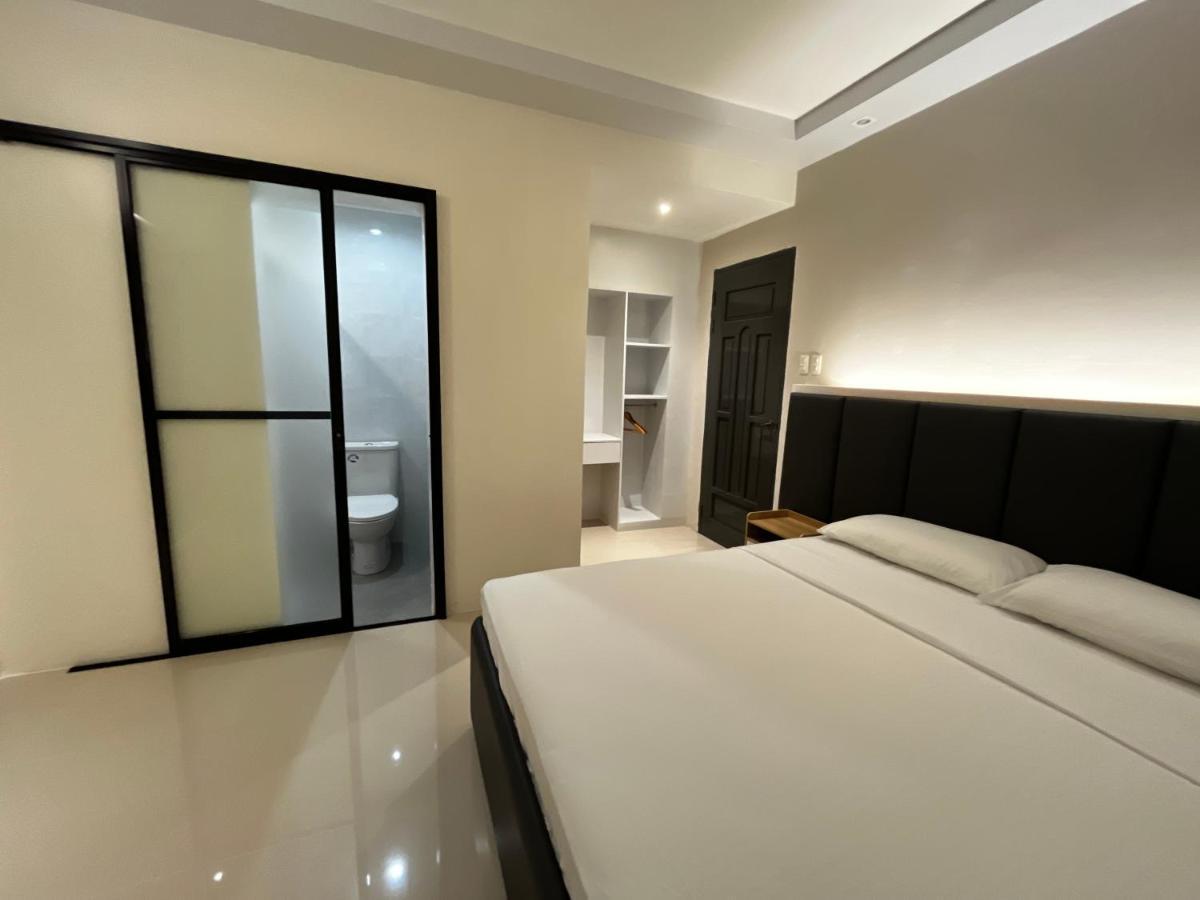 Central Block Inn Bacolod Buitenkant foto